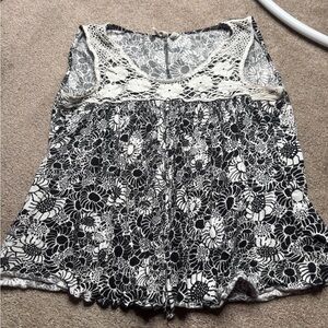 Susan Lawrence Black and White Floral Crochet Trim Tank